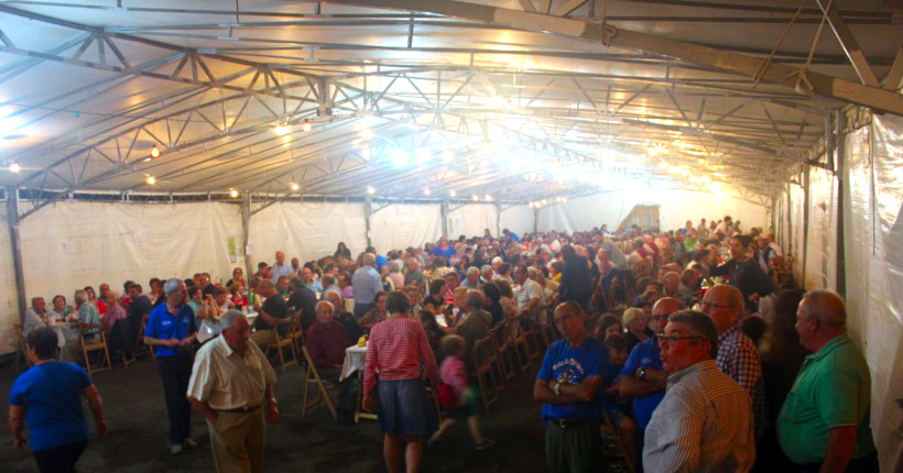 As de ateigada estaba a carpa o ano pasado / Foto: Francisco Mndez