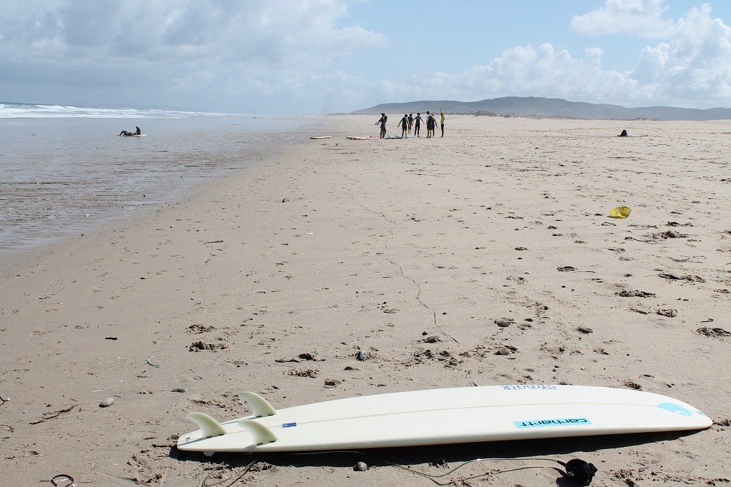 Surf en el arenal Razo-Baldaio